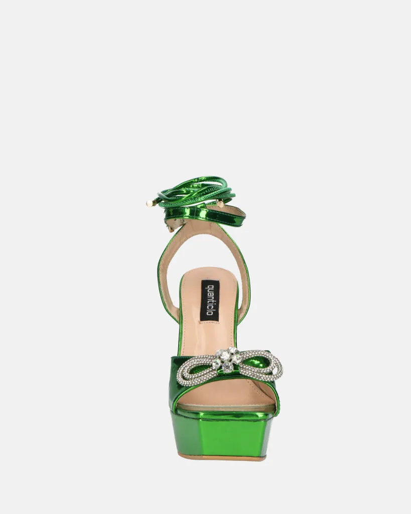 JANINE - tacchi alti con platform in glassy verde e fiocco con gemme