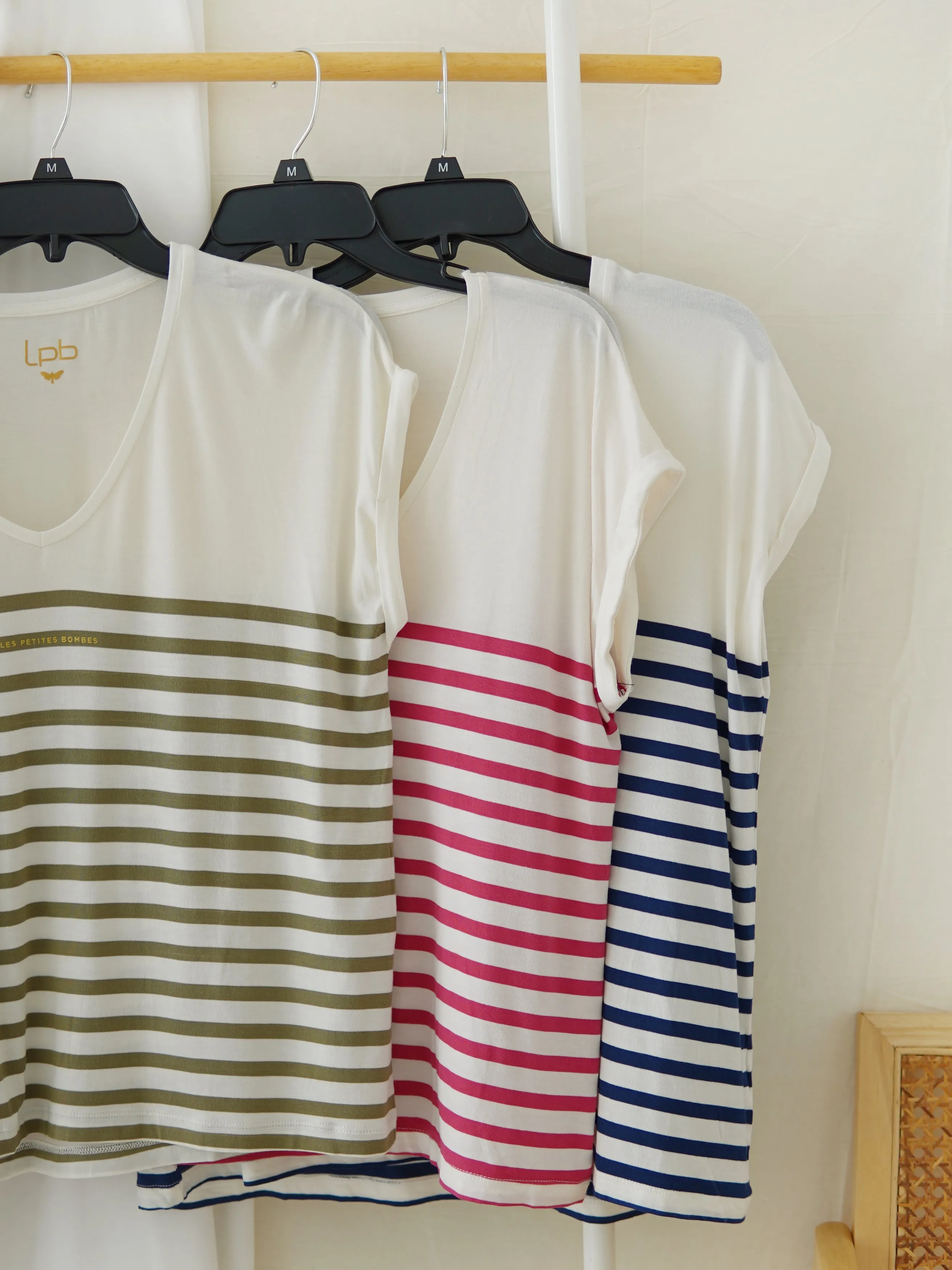 LPB STRIPE V NECK TOP