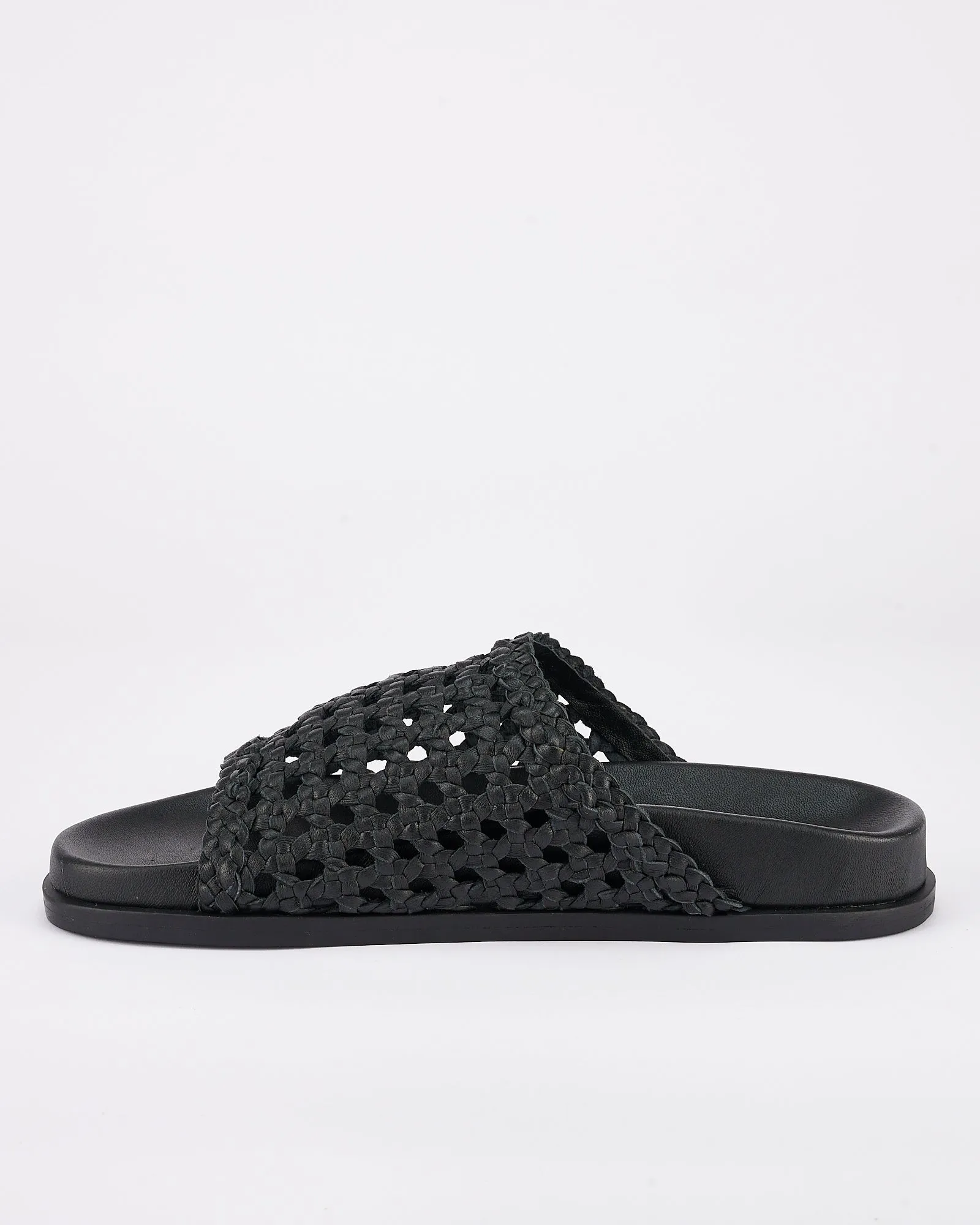 Black Macra Footbed with Comfortable Design